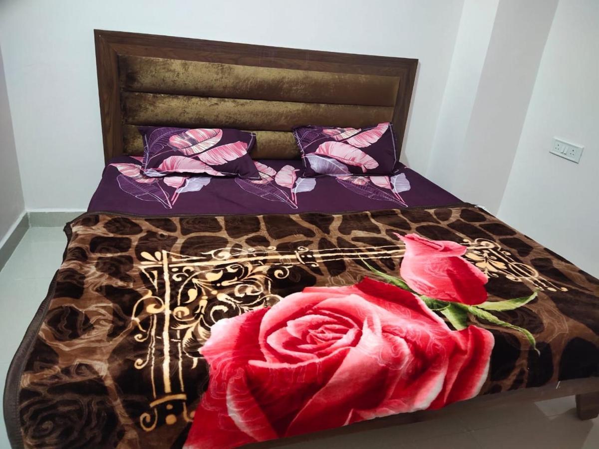 Deviksha Home Stay Ujjain Bagian luar foto