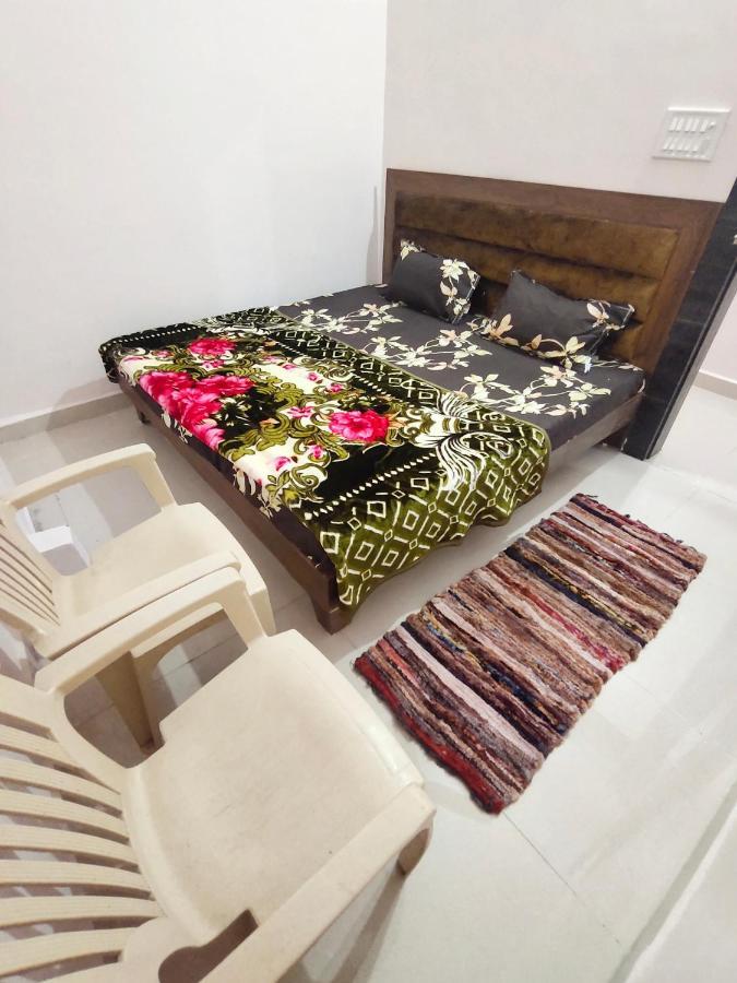 Deviksha Home Stay Ujjain Bagian luar foto