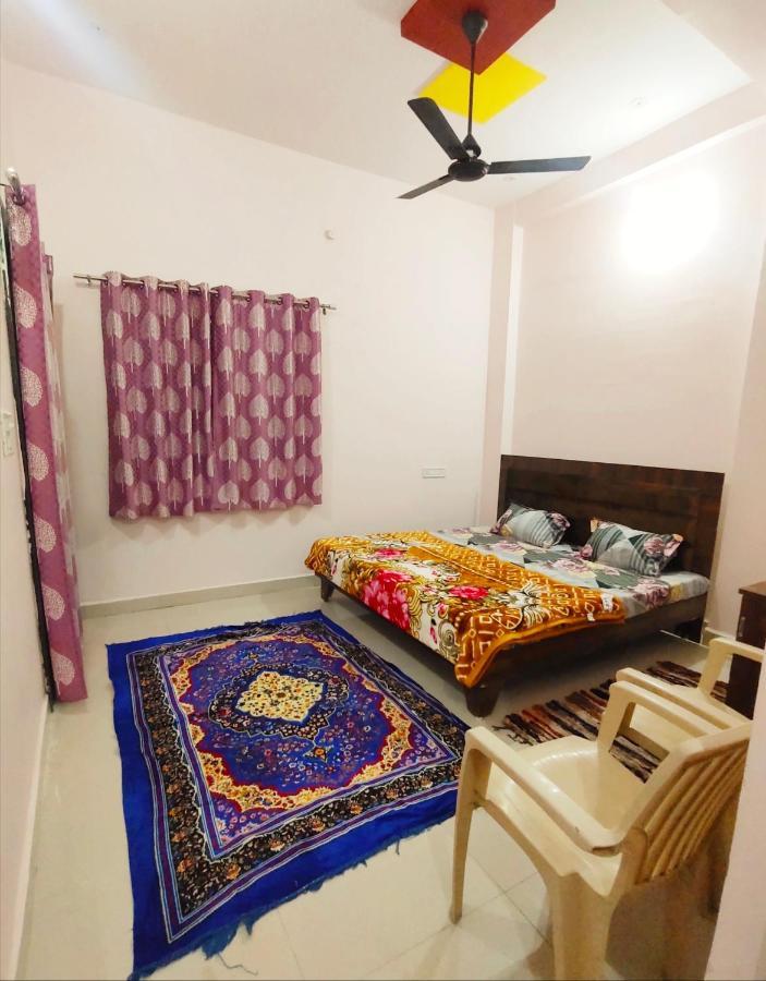 Deviksha Home Stay Ujjain Bagian luar foto