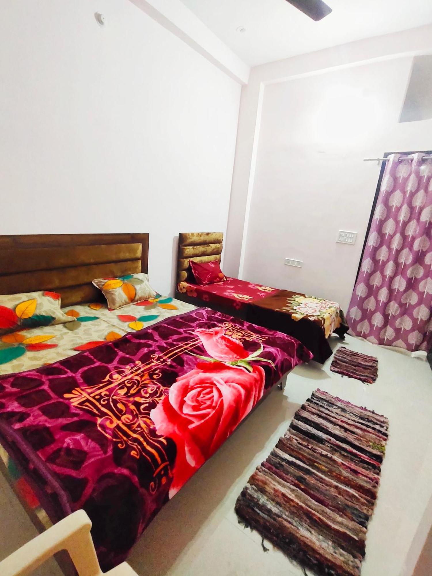 Deviksha Home Stay Ujjain Bagian luar foto