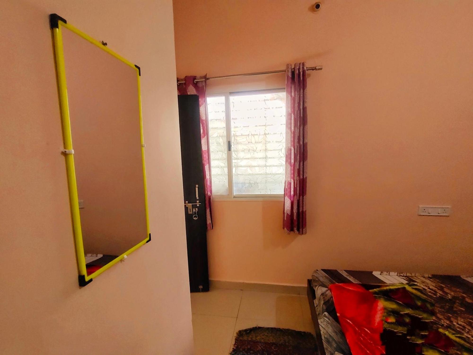 Deviksha Home Stay Ujjain Bagian luar foto