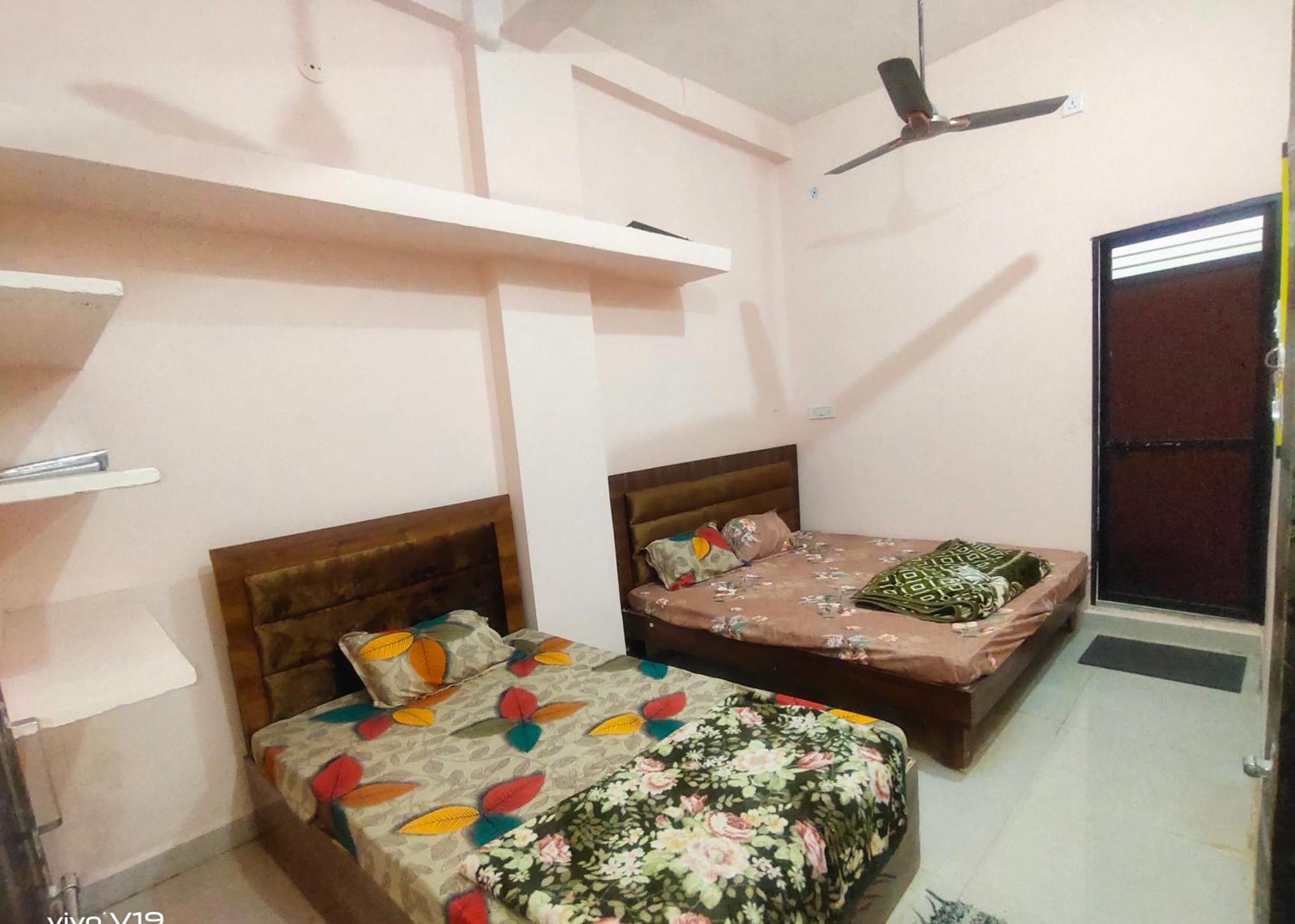 Deviksha Home Stay Ujjain Bagian luar foto