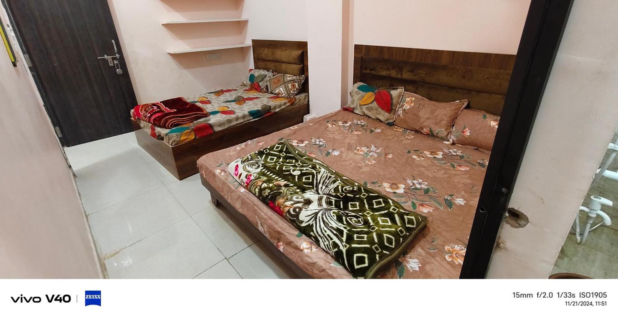 Deviksha Home Stay Ujjain Bagian luar foto