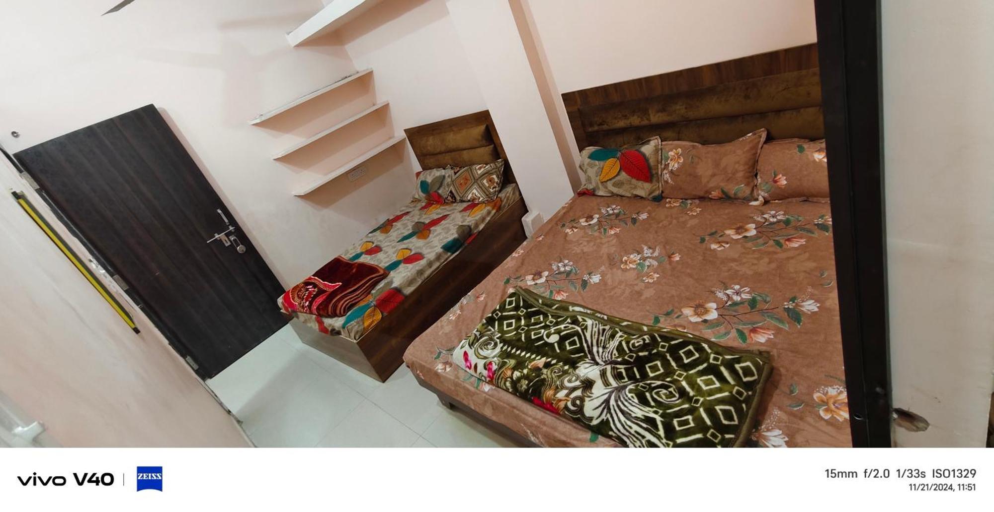 Deviksha Home Stay Ujjain Bagian luar foto