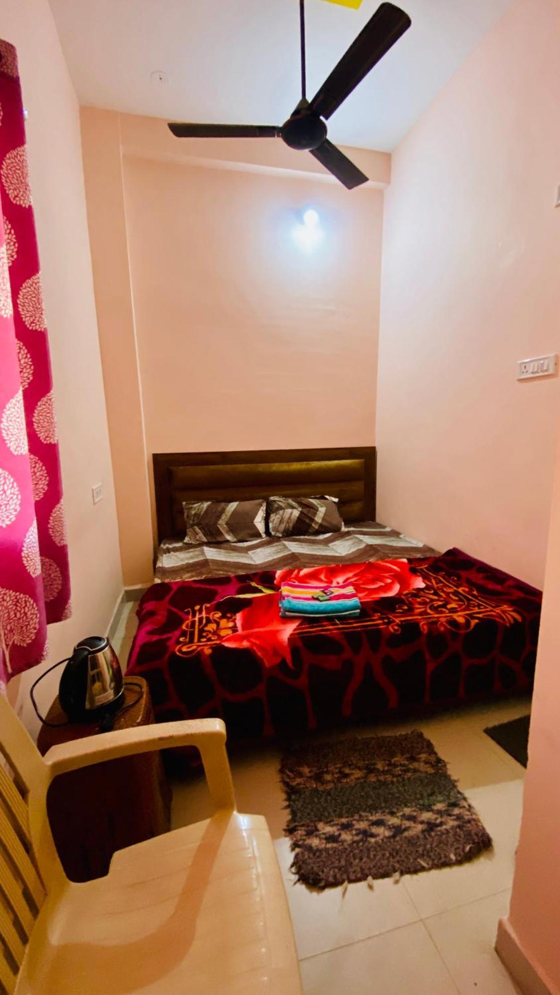 Deviksha Home Stay Ujjain Bagian luar foto